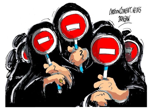 Cartoon: Arabia Saudi mujeres (medium) by Dragan tagged arabia,saudi,mujeres,derechos,politics,cartoon