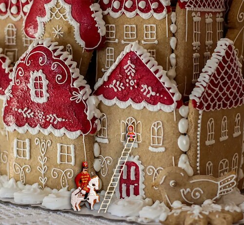 Cartoon: Winter tale (medium) by zu tagged gingerbread,winter,city,soldier