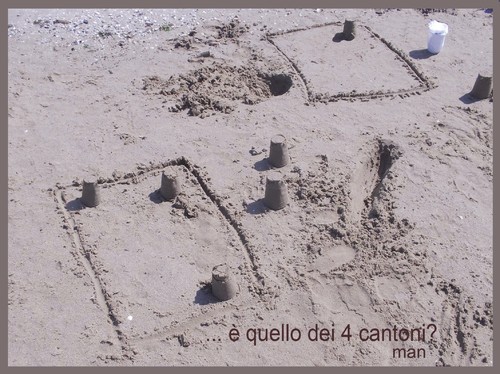 Cartoon: giochi di sabbia (medium) by Enzo Maneglia Man tagged riminispiaggia,maneglia,foto