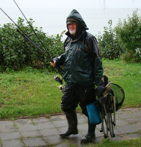 Cartoon: Fisherman among birds - middle (medium) by Kestutis tagged dada,comic,kestutis,lithuania,fisherman,bird