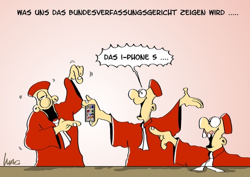 Cartoon: Bundesverfassungs-Phone (medium) by Marcus Gottfried tagged bundesverfassungsgericht,karlsruhe,klage,gericht,europa,finanzkrise,richter,urteil,telefon,apple,iphone5,freude,begeisterung,esm,rettungsfond,warten