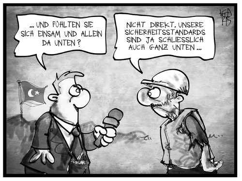 Cartoon: Türkische Sicherheitsstandards (medium) by Kostas Koufogiorgos tagged karikatur,koufogiorgos,illustration,cartoon,tuerkei,kumpel,bergbau,mine,bergarbeiter,bergwerk,sicherheit,standard,reporter,medien,presse,interview,arbeiter,arbeit,arbeitsbedingungen,karikatur,koufogiorgos,illustration,cartoon,tuerkei,kumpel,bergbau,mine,bergarbeiter,bergwerk,sicherheit,standard,reporter,medien,presse,interview,arbeiter,arbeit,arbeitsbedingungen